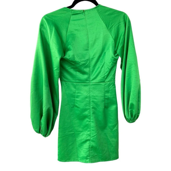 NWT Pretty Little Thing Green Satin Plunge Ruched Skirt Bodycon Dress Size 2 - Picture 8 of 8